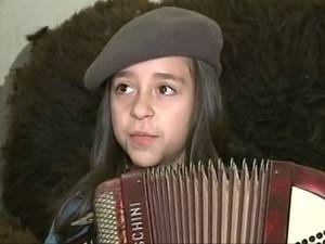 Bryan Mattos, aprendeu a tocar o instrumento sozinho e já compôs 

músicas