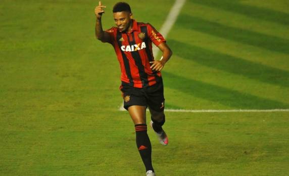 André, duas vezes, e Marlone marcaram os gols da partida. Repleto de desfalques e 

desentrosado, gaúchos pouco produzem e seguem sem vitória longe de casa