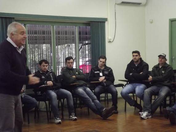 Capacitação ocorreu no Auditório da Cooperativa e foi ministrada por José Luis Moscon