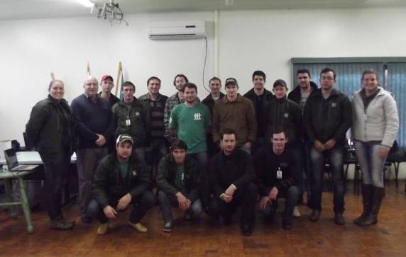 Capacitação ocorreu no Auditório da Cooperativa e foi ministrada por José Luis Moscon