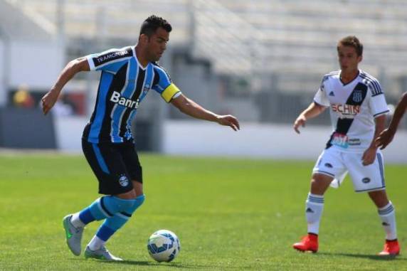 Forte calor de Campinas e péssimo gramado do Moisés Lucarelli atrapalharam time de Roger