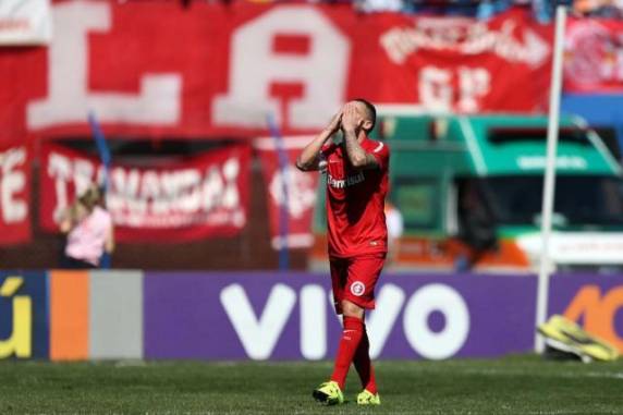 É a primeira 

derrota do time sob o comando de Argel