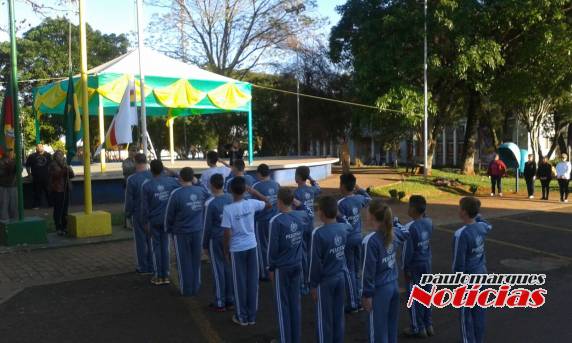 Pelotão Mirim da Brigada Militar faz a guarda do Fogo Simbólico