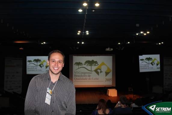 Giovani Kolling exibiu o estudo intitulado Extratos de orégano e chá verde na alimentação de vacas leiteiras e seus efeitos sobre o perfil hematológico, no evento em 

Curitiba