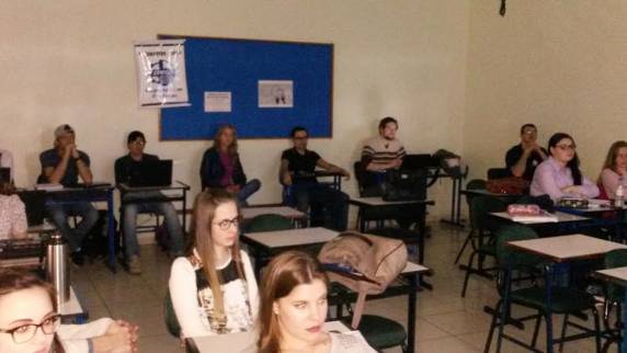 Palestra com gestor financeiro Rafael 

Panonko colaborou com a ampliação da visão dos futuros profissionais frente às questões econômicas a nível de micro e da macroeconomia