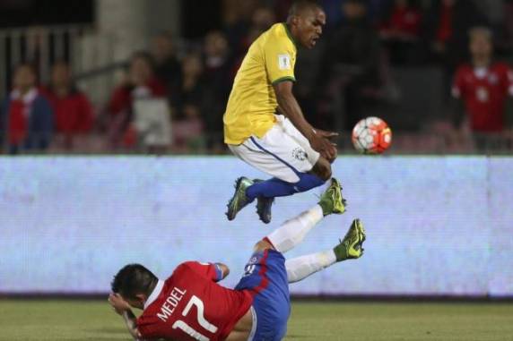 Em Santiago, time de Dunga levou 2 a 0 dos campeões da Copa América