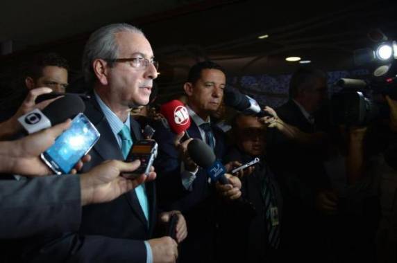 Pedido aceito pelo presidente foi feito pelos juristas Hélio Bicudo e Miguel Reale Júnior