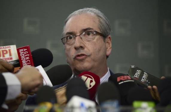 Para Janot, Cunha está utilizando seu cargo para intimidar parlamentares e cometes crimes