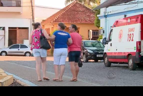 Ele se reveza para atender emergência, urgência e 

pacientes internados