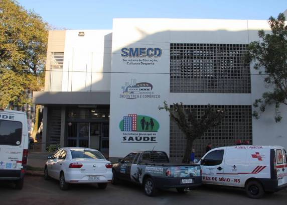 Medida foi tomada para auxiliar os munícipes trabalham e aproveitam o 

horário do meio-dia para retirar os medicamentos