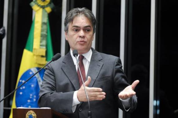Senador Cássio Cunha Lima diz que é preciso ter prudência