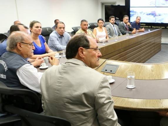 Do total, mais de R$ 572 mil foram para os salários de 

funcionários