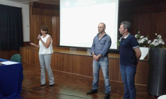 Policiais abordaram sobre a importância da presença dos 

pais na educação dos seus filhos e alertaram sobre o perigo iminente das drogas. Encontro foi promovido pela direção do Ensino Fundamental e Médio