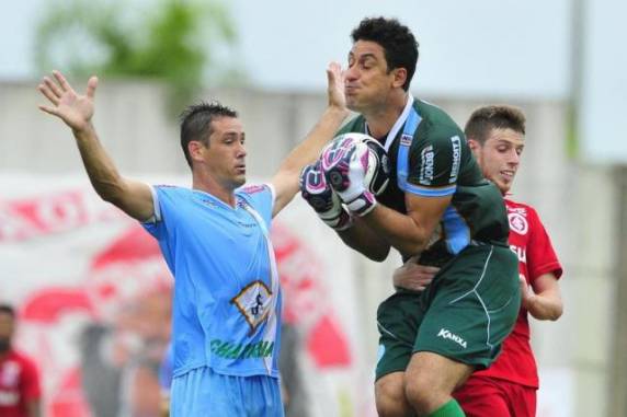 Em tarde pouco inspirada, 

resultado de 0 a 0 não foi tirado do placar