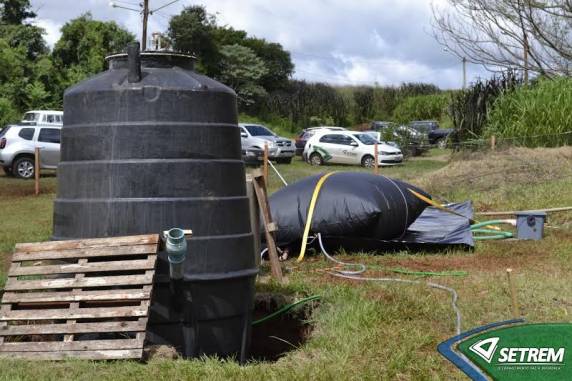 Fogão usado para aquecer a água para o chimarrão e preparar o almoço foi alimentado pelo Biogás. Evento destinou espaço para exposição de empresas do setor de biodigestores