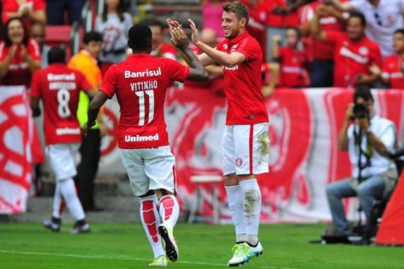 Gols foram marcados por Paulão, Aylon e Vitinho