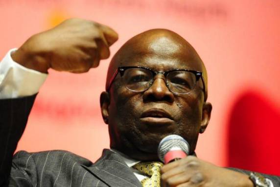 Ex-presidente do STF usou o Twitter para desabafar sobre teor dos votos dos deputados. Barbosa não se manifestou a favor nem 

contra o impedimento da presidente