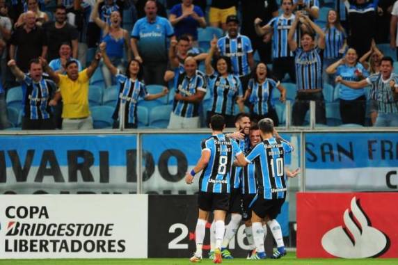 Time de Roger Machado abriu o placar com 15 minutos de jogo