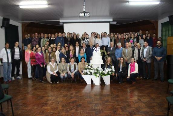 Programa iniciou no dia 3 de maio de 1991 com uma turma de Gestão Empresarial. Mais de um mil pessoas alcançaram sua especialização na Instituição