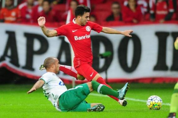 Equipe de Argel mostrou pouco futebol em casa na estreia no Brasileirão