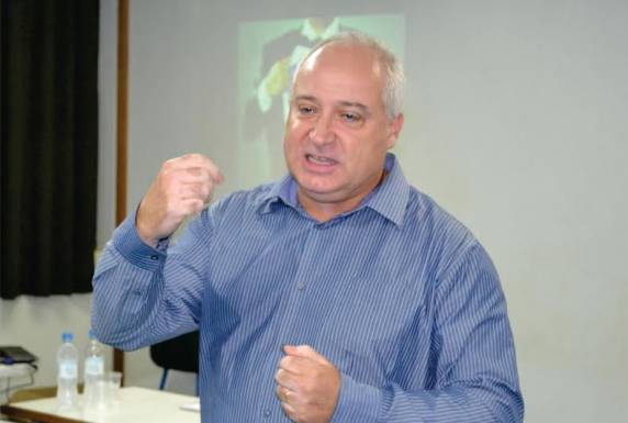 Formação terá quatro encontros e será ministrada pelo docente José Luis Moscon