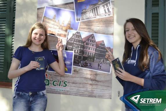 Paola Suelen Klein e Maria Antônia Preuss farão viagem de estudos de três semanas para a Alemanha presenteada pelo projeto PASCH, do qual a SETREM é a única escola 

parceira na região