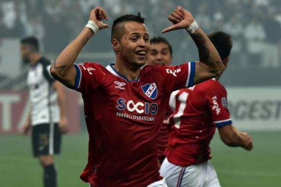 Atacante uruguaio de 22 anos é o novo reforço para a equipe do 

técnico Falcão