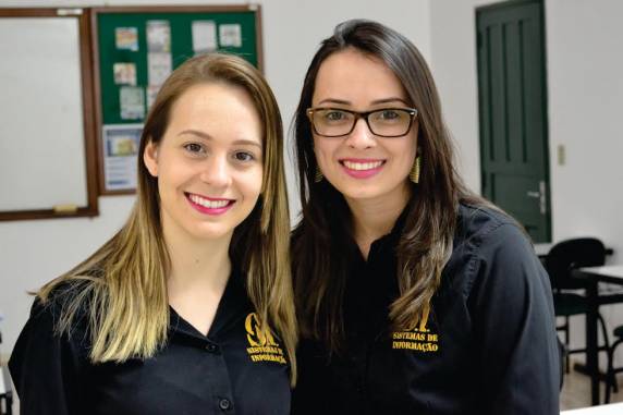 Pesquisa de Andréia Luísa Barth e Camila Wolfer foi realizada na área da irradiação 

solar como fonte de energia renovável através de uma rede neural
