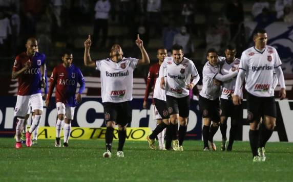 Ramon e Felipe Garcia 

fizeram os gols do Xavante na partida que teve dois lances duvidosos de pênalti a favor do Tricolor. No terceiro e único marcado, Martini defendeu