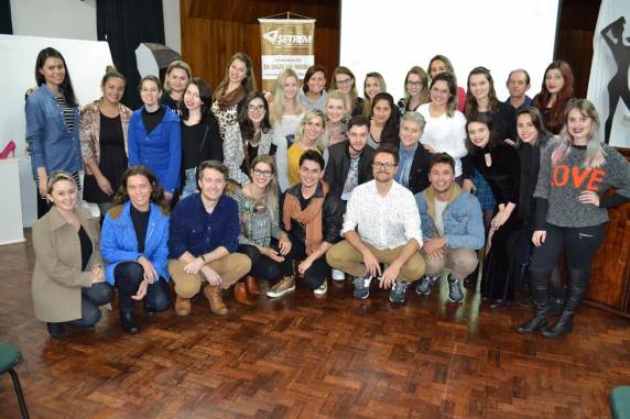 Definição é dos empresários Carlos Bacchi e Juliano Busetti, que palestraram na abertura da Semana 

Acadêmica do Design de Moda