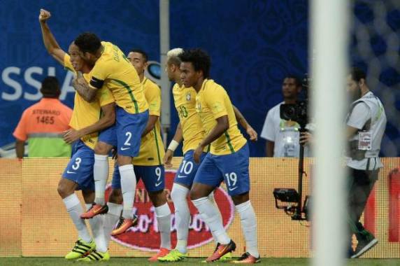 Miranda e Neymar fizeram os gols brasileiros em Manaus