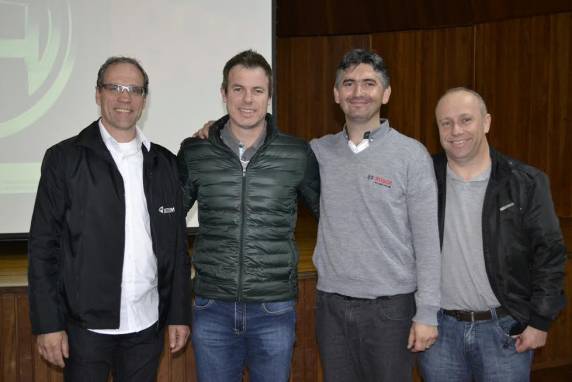 Marcio Fabiano Moia e Joelsi Dias destacaram que a onda tecnológica que está em vigor atualmente, dentro de quatro anos deve estar completamente modificada