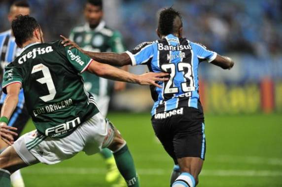 Equipe do técnico Roger Machado não conseguiu marcar nenhum gol 