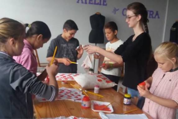 Marina Hertz Knob desenvolveu projeto intitulado Moda em Prol da Vulnerabilidade Social, que será apresentado na Feira de Iniciação 

Científica da Feevale