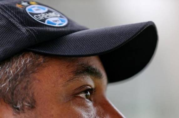 Presidente Romildo Bolzan anunciou a saída do treinador