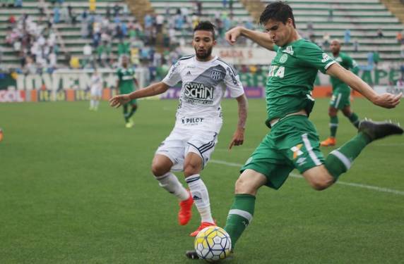 Atacante 

deixou defesa da Macaca atordoada no primeiro tempo, mas equipe não conseguiu segurar resultado positivo; Macaca conquista ponto importante, mas perde duas posições