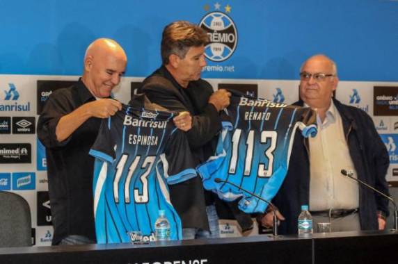 Técnico afirma que vai cobrar doação dos jogadores