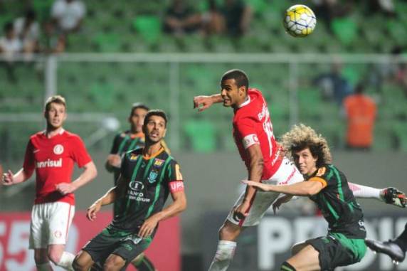 Colorado jogou muito mal e levou gol nos últimos minutos