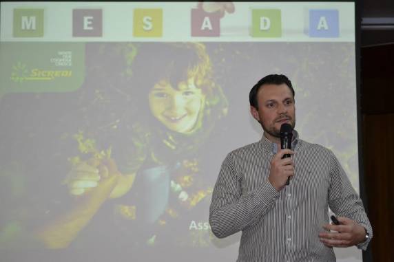 O especialista em Educação Financeira 

Metodologia DSOP Chalimar Elwanger adota a metodologia do livro de Reinaldo Domingos e ensina oito formas de dar dinheiro aos filhos