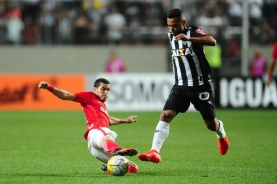 Com a derrota, o time colorado 

permance na 18ª colocação do Brasileirão