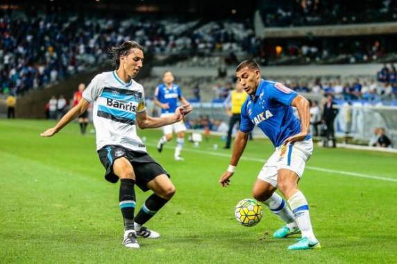 Tricolor se afastou da briga pela Libertadores com derrota em Belo Horizonte