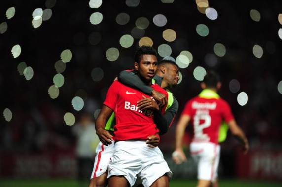 Danilo Fernandes defendeu pênalti do time paranaense quando o placar estava 0 a 0