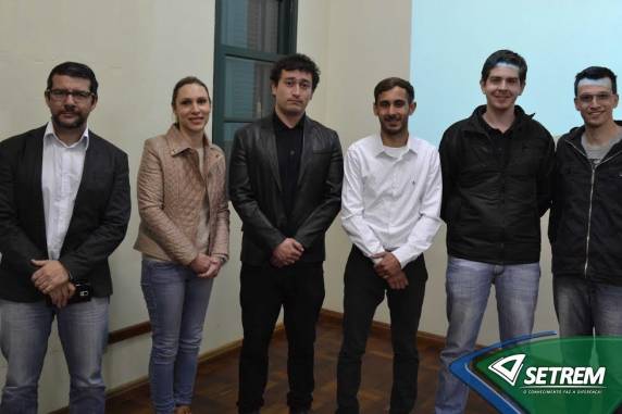 Trabalho elaborou o planejamento e o projeto de rede lógica e físicas na rede de computadores e trouxe economia 

ao caixa da Escola Polivalente, em Santa Rosa