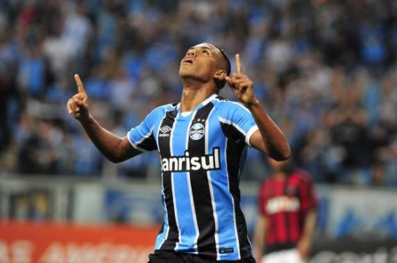 Resultado levou o time de Renato 

Portaluppi aos 46 pontos no Brasileirão