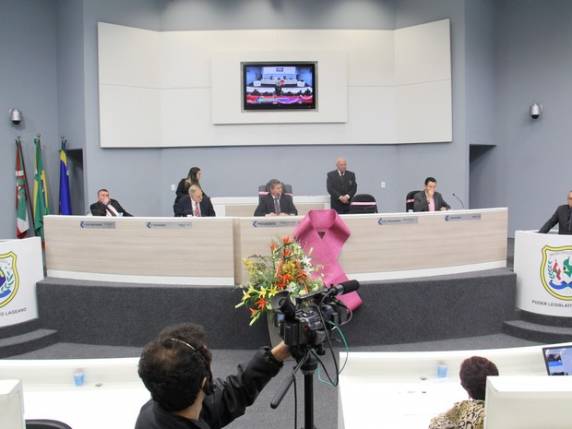 Com retroativo, em dezembro eles ganhariam 

quase R$ 10 mil a mais