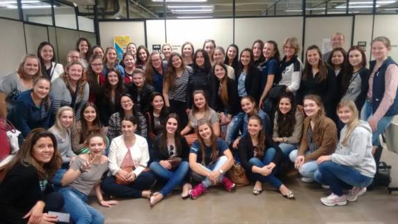 Viagem possibilitou ao grupo o conhecimento acerca das 

diferentes possibilidades de inserção e atuação do profissional da Psicologia