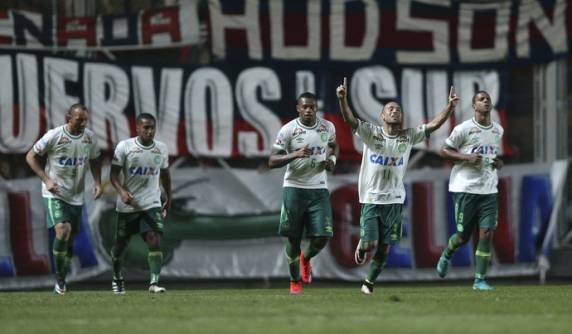 Cauteruccio abre o placar para os argentinos em cobrança de falta, e Ananias  aproveita escorregão de zagueiro 

para igualar e dar a vantagem para o Verdão