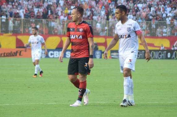 No segundo tempo, Vitória passeou em campo