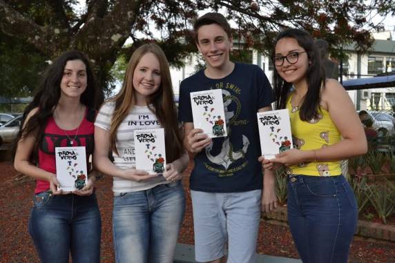 Trabalhos participaram do Concurso Literário para Jovens Aprendizes promovido pelo Fórum Gaúcho de Aprendizagem e pela Superintendência 

Regional do Trabalho e Emprego do RS