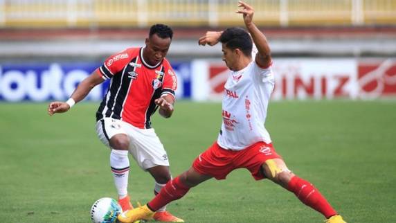 Tricolor faz 4 a 2 sobre os goianos dentro da Arena 

com portões fechados, mas Rubrão consegue resultado em cima do Náutico fora de casa e joga o JEC para a terceira divisão